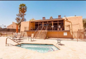 Rustic Farmhouse Old Town Condo W Patio & Pool